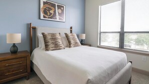 Desk, iron/ironing board, WiFi, bed sheets - Landing | Chic 1BD, Gym (The Woodlands)