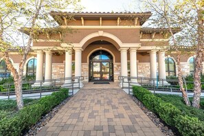 Exterior - Landing | Modern 1BD, Gym (The Woodlands)
