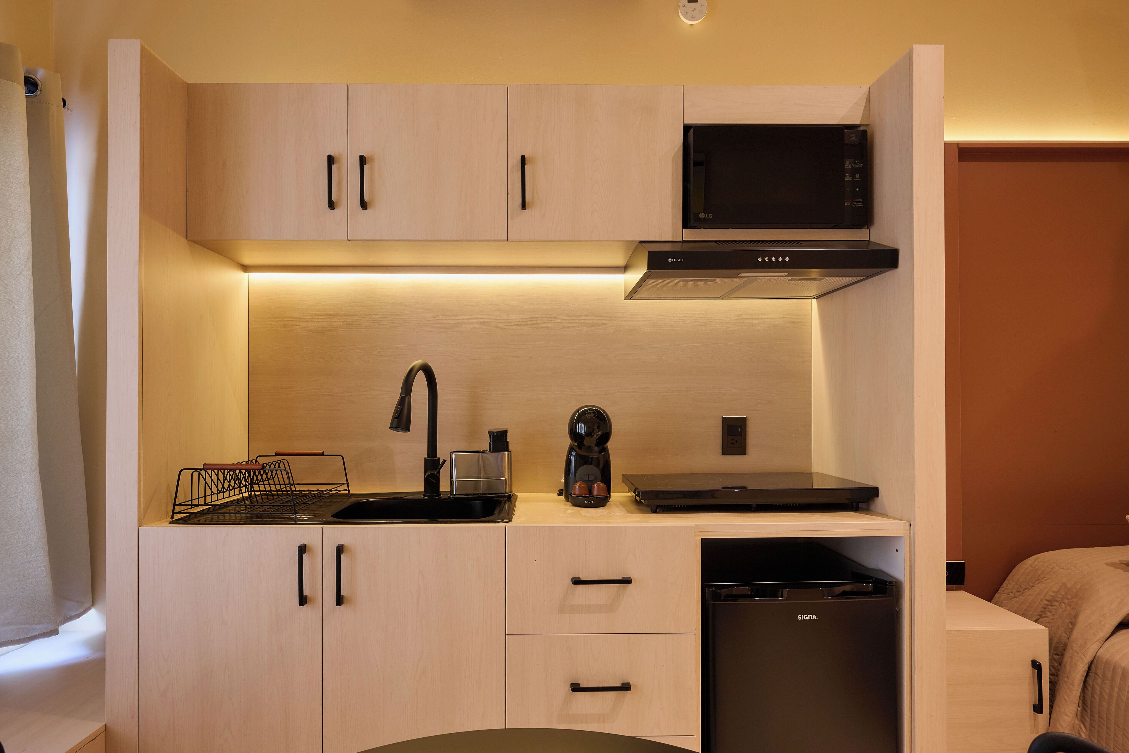 微波爐、洗碗機、鍋具/餐盤/廚房用品