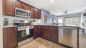 Refrigerador y comedor 