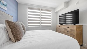 Desk, iron/ironing board, WiFi, bed sheets - Landing | Stylish 2BD, Yoga Studio, Gym (Johnstown)