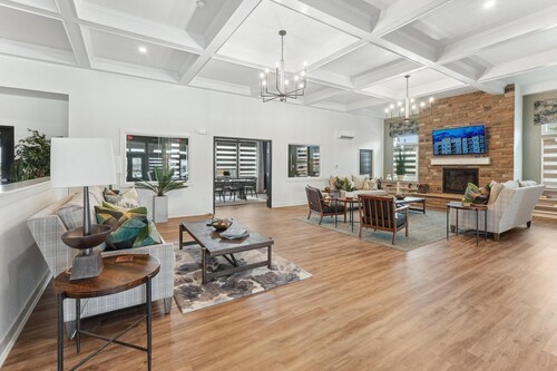 Landing | Chic 1BD, Gym, Clubhouse