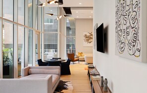 Smart TV - Landing | Chic 1BD, Gym, Yoga Studio (San Antonio)