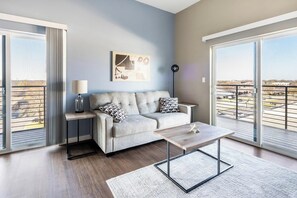 Smart TV - Landing | Amazing 1BD, Rooftop Lounge, Pool (Springfield)