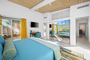 4 bedrooms, iron/ironing board, free WiFi, bed sheets - Home in Central Palm Springs with Pool, Hot Tub and Firepit! (Palm Springs)