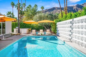 A heated pool - Home in Central Palm Springs with Pool, Hot Tub and Firepit! (Palm Springs)