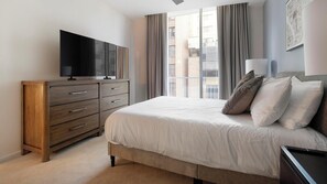 Bureau, fer et planche à repasser, Wi-Fi, draps fournis