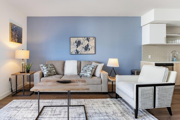 Smart TV - Landing | Modern 1BD, Clubhouse, Gym (Pompano Beach)