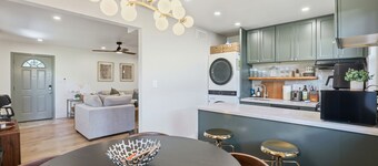 Cozy & Comfy! 2-bedroom duet beautiful Folsom with AC, King Beds, Washer/Dryer