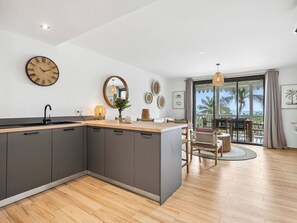 Interior - Beautiful 2-bedroom apartment with ocean view (Orient bay)