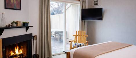 Tabla de planchar con plancha, wifi y ropa de cama