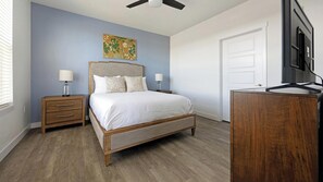 2 bedrooms, desk, iron/ironing board, WiFi - Landing | Stylish 2BD, Yoga Studio, Gym (Colorado Springs)