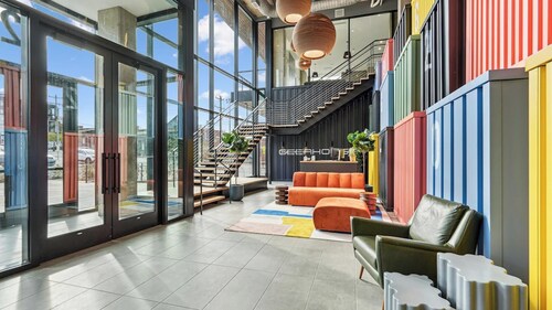 Landing | Modern 1BD, Yoga Studio, Gym