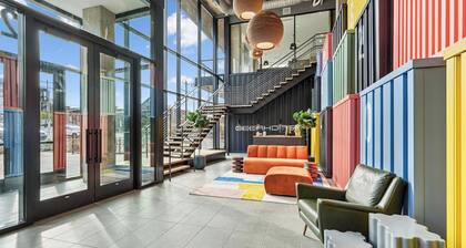 Landing | Modern 1BD, Yoga Studio, Gym