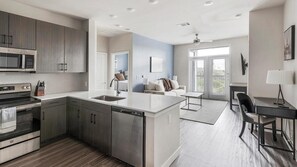 Fridge, dining tables - Landing | Amazing 2BD, Gym, Clubhouse (San Antonio)