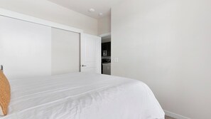 Desk, iron/ironing board, WiFi, bed sheets - Landing | Incredible 1BD, Gym, Clubhouse (San Antonio)