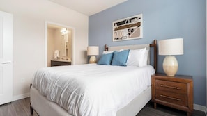 Desk, iron/ironing board, WiFi, bed sheets - Landing | Spectacular 2BD, Gym, Clubhouse (San Antonio)