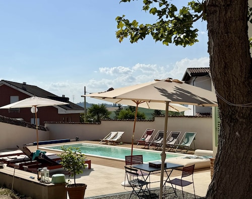Independent Home with Private Courtyard - Monferrato