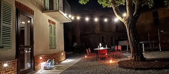 Independent Home with Private Courtyard - Monferrato