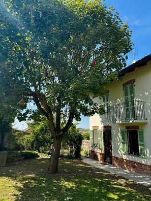Property grounds - Independent Home with Private Courtyard - Monferrato (Montemagno)