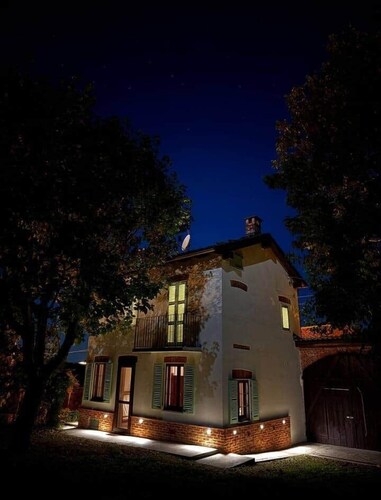 Independent Home with Private Courtyard - Monferrato