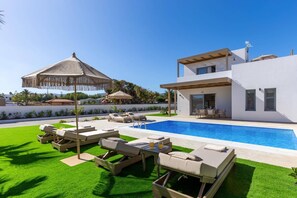 Pool - Villa Kamelia Seaside Almyra by Villa Plus (Agkisaras)