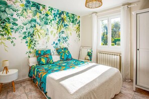 Iron/ironing board, free WiFi, bed sheets - Villa Valleron by Villa Plus (Saint-Saturnin-lès-Avignon)