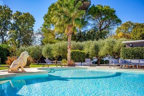 Pool - Villa Valleron by Villa Plus (Saint-Saturnin-lès-Avignon)