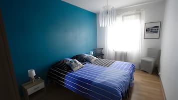 Iron/ironing board, WiFi, bed sheets