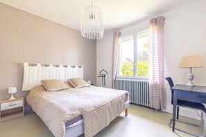 Bügeleisen/Bügelbrett, WLAN, Bettwäsche