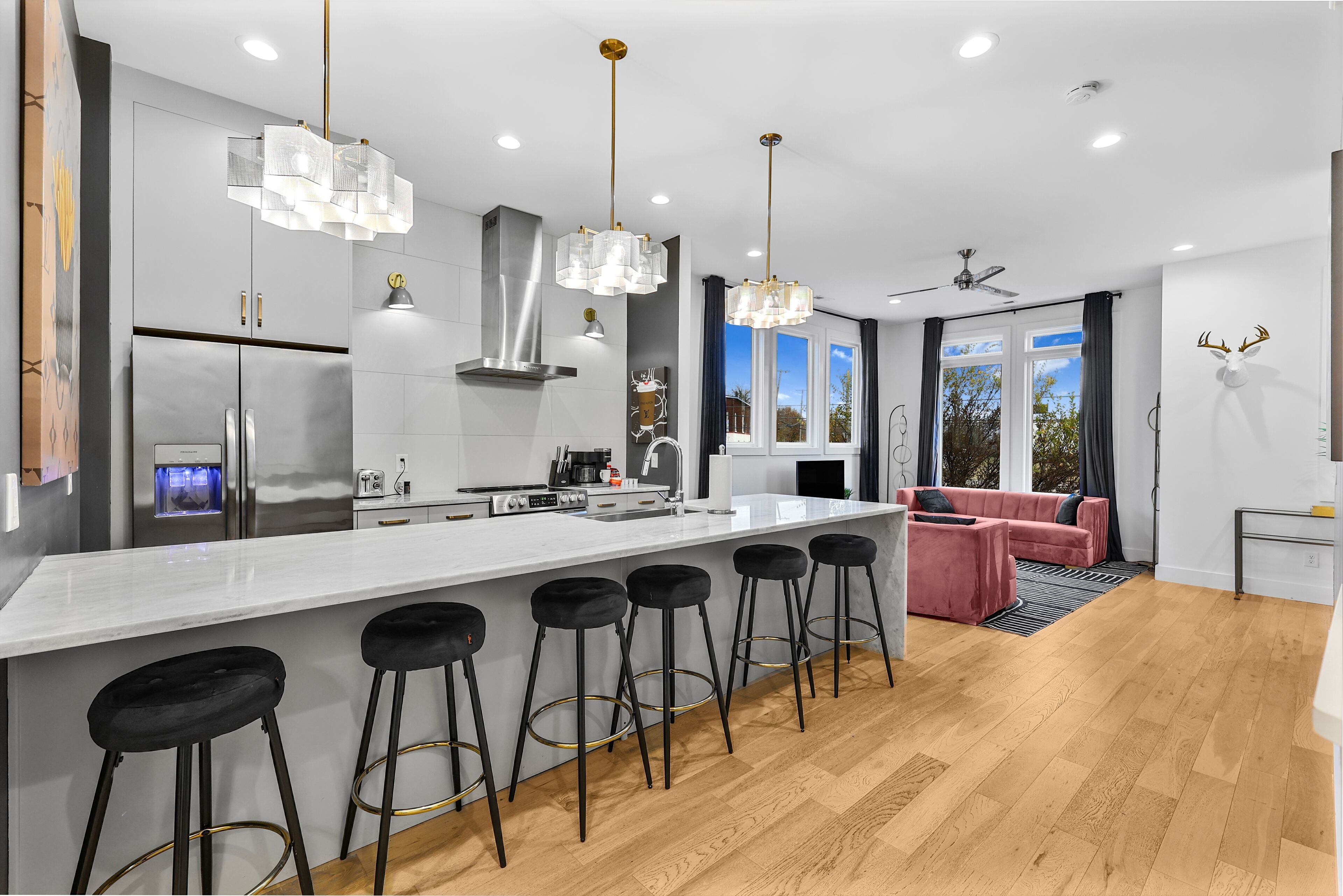 Micro-ondes, four, plaque de cuisson, lave-vaisselle