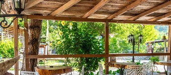 Cottage 'Le Githotel' with Mountain View, Private Terrace and Wi-Fi