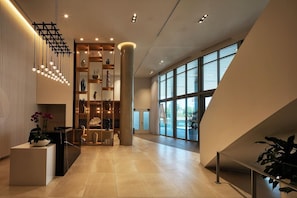 Lobby - Landing | Beautiful 1BD, Pool (Naples)