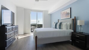 2 bedrooms, desk, iron/ironing board, WiFi - Landing | Chic 2BD, Pool (Naples)
