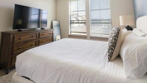 Desk, iron/ironing board, WiFi, bed sheets - Landing | Modern 2BD, Clubhouse, Gym (Houston)