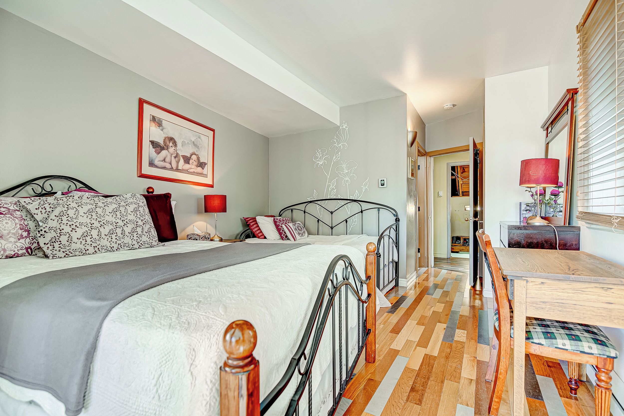 Fer et planche à repasser, accès Internet, draps fournis