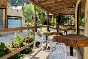 屋外ダイニングエリア