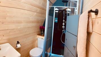 Douche, serviettes fournies