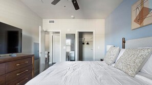 Desk, iron/ironing board, WiFi, bed sheets