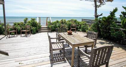 Waterfront with Private Beach, Stunning Views!