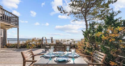 Waterfront with Private Beach, Stunning Views!