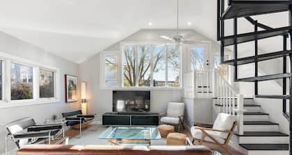 Unique Architectural Home, Walk to town and beach!