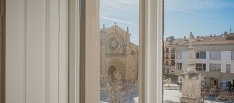 ‘Semidiáfano Santa Teresa’ Apartment – Historic Center of Ávila, Next to the City Walls