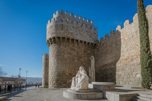 Unclassified image, 3 of 32, button - ‘Semidiáfano Santa Teresa’ Apartment – Historic Center of Ávila, Next to the City Walls (Ávila)