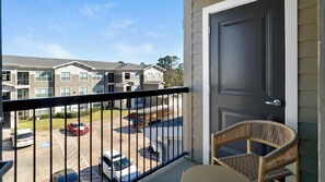 Property grounds - Landing | Stylish 1BD, Clubhouse, Gym (Houston)