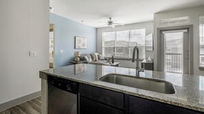 Interior - Landing | Amazing 1BD, Gym, Courtyard (Houston)