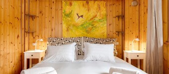 Holiday Home 'La Maisonnette' with Mountain View, Private Garden & Wi-Fi