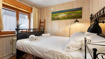 2 bedrooms, WiFi, bed sheets