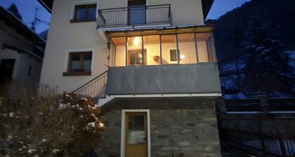 Maison de vacances 'La Maisonnette' avec vue montagne, jardin privé et Wi-Fi