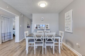 Dining - Going Coastal in Beach Harbour - Ocean and Marina Views with a Community Pool! (Carolina Beach)
